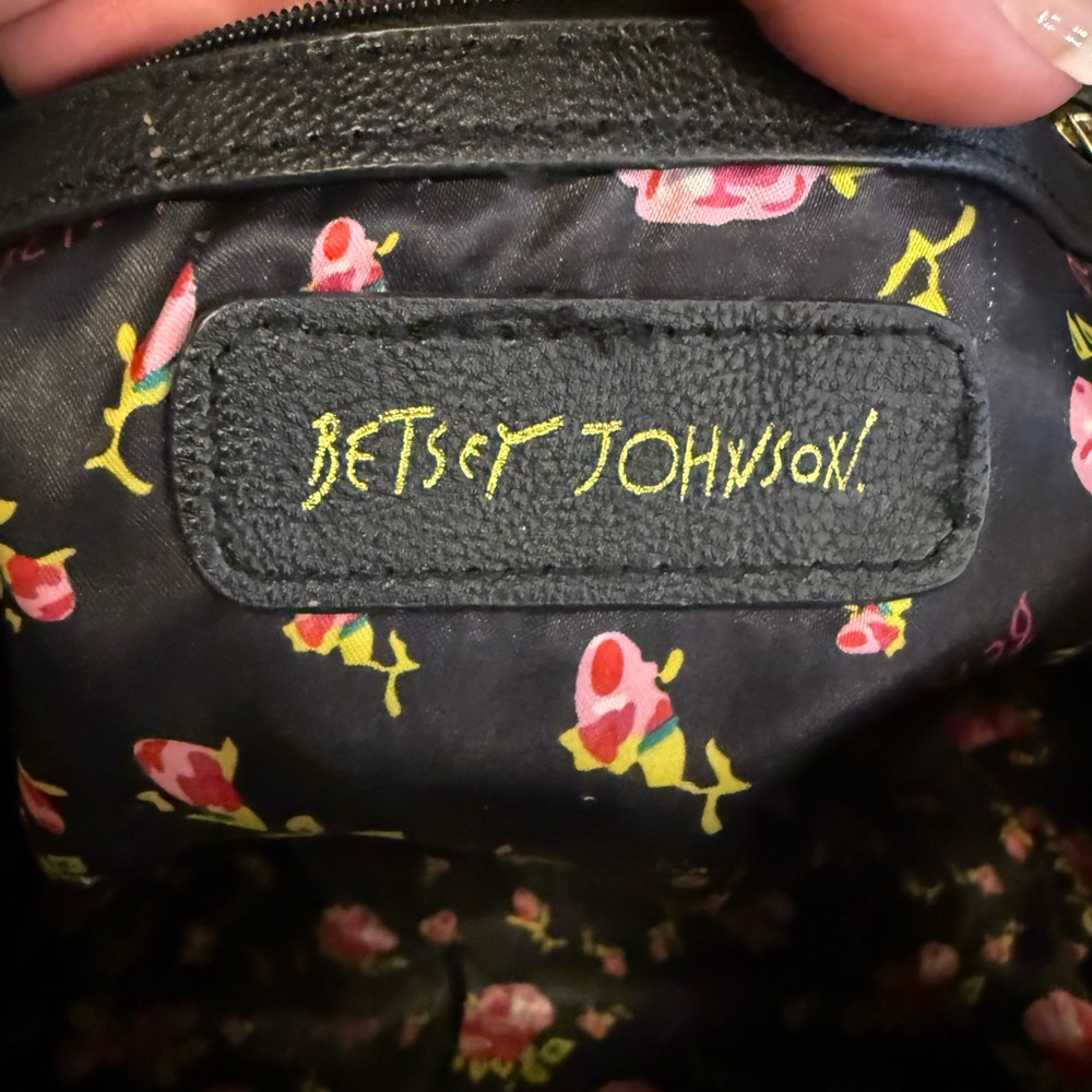 Black & White Betsy Johnson Tote ! - Picture 7 of 12